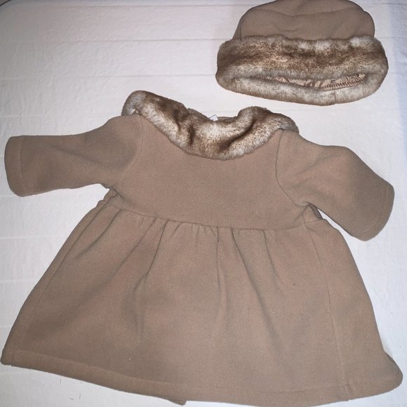 Baby Girl 6-Month Double-Breasted Coat with Faux Fur-Trimmed Collar and Hat - Picture 3 of 6